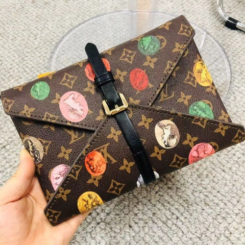 루이비통 Fornasetti 칼라 파우치 GI0697