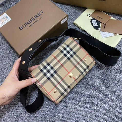 [Premium] 버버리 빈티지 체크 햄프셔 숄더백